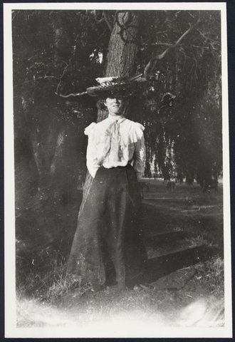 Collection of images of unidentified people and places, in Melbourne and possibly around the Warrnambool area, 1984?