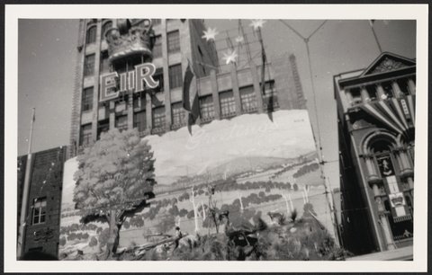 Melbourne at the time of Queen Elizabeth's visit 1954