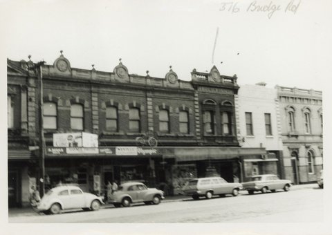Terrace buildings, Bridge Road, Richmond, 1967–69