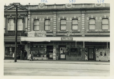 Terrace buildings, Bridge Road, Richmond, 1967–69
