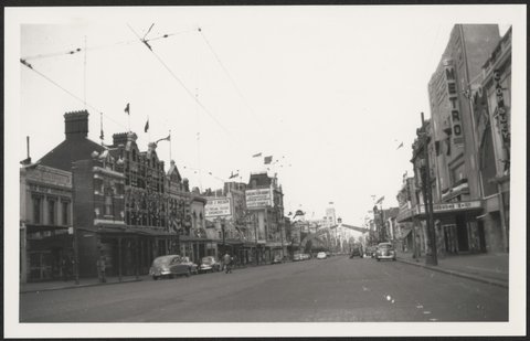 Melbourne at the time of Queen Elizabeth's visit 1954