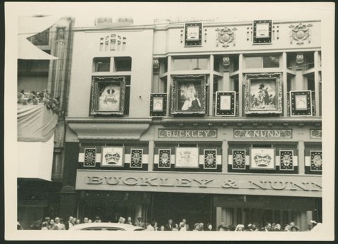 Street scenes of Melbourne at the time of the 1954 Royal Visit
