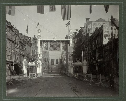 Decorations in Melbourne streets celebrating the visit of the Duke and Duchess of Cornwall and York, 1901