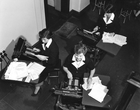 Female bank clerks at work, State Head office, National Bank of Australia, 279 Collins Street, Melbourne, 1953