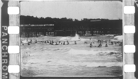 "Views of the beach at Williamstown, Victoria.", 1930–34
