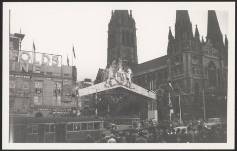 Melbourne at the time of Queen Elizabeth's visit 1954