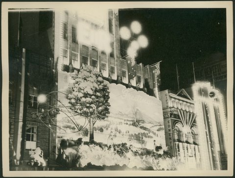 Street scenes of Melbourne at the time of the 1954 Royal Visit