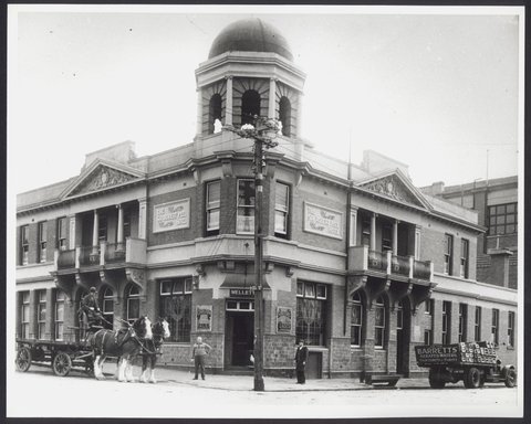 Sir Robert Peel Hotel, Collingwood, Vic, 1984