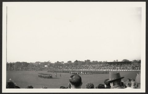 Melbourne at the time of Queen Elizabeth's visit 1954