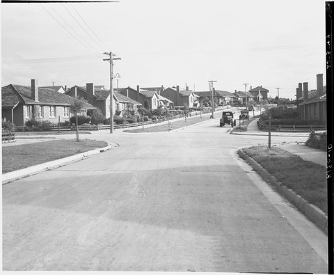 Looking north along Connolly Avenue, Coburg, from Meadow Street intersection, 1949