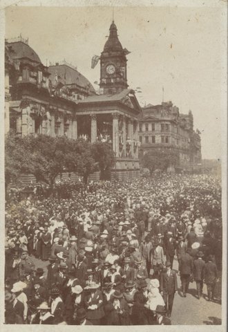 [Armistice Day, 1918, Swanston St. Melbourne]