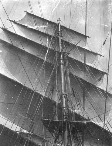 A SNAPSHOT. LOOKING UP THE MAIN MAST OF THE WINDSOR PARK, 1885–1946