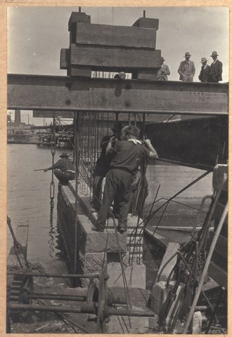 Spencer Street bridge: north abutment, 1929