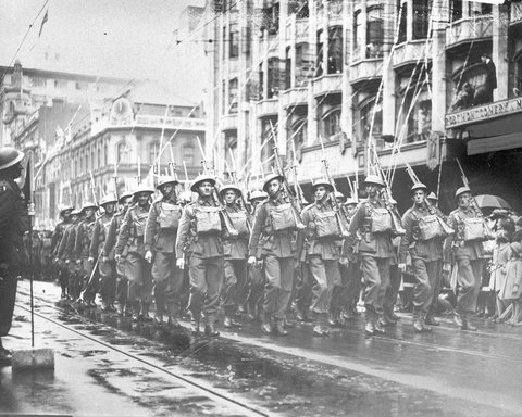 Soldiers from the A.I.F. parading down Melbourne streets, c. 1941
