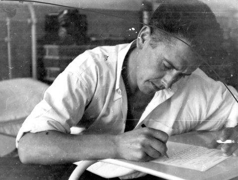 Pte T.J. Smith E.Melb. [i.e. East Melbourne] writing home, c. 1943