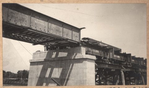 South Kensington to West Footscray, Bridge over Maribyrnong River : 175 ft. truss span Maribyrnong River bridge, 1928