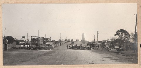 South Kensington to West Footscray, bridge at Geelong Road, 1927–28