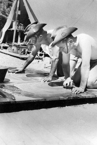 Men of the Melbourne University Rifles in training, c. 1941