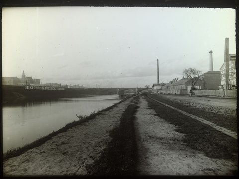 River Yarra and Princes Bridge, looking East, 1875–1938