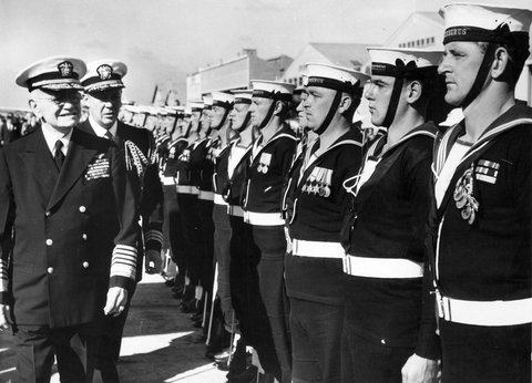 Admiral Halsey inspects navy flag officers guard in Essendon, 1950–54