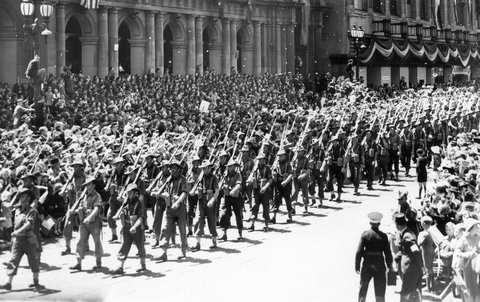 17th Brigade marching through Melbourne, 1940–46