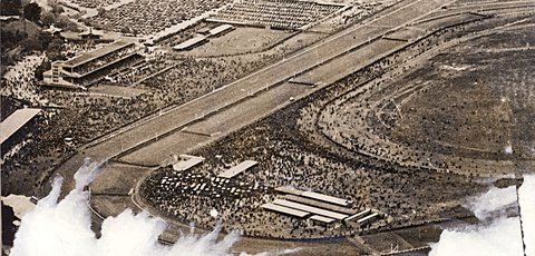 Aerial view of Flemington Racecourse, Melbourne Cup day, 1932