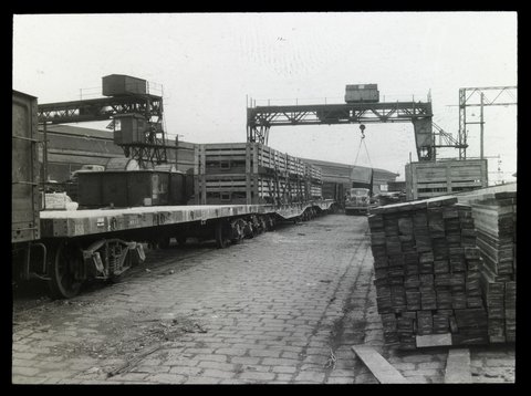 "G.Y." Truck components being loaded by gantry at Melbourne goods, 1930–50
