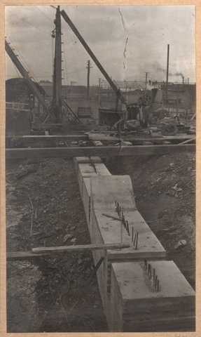 Spencer Street bridge - south abutment, 1928
