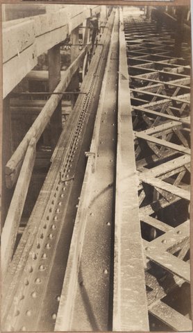 Reconditioning Hawthorn bridge - 157' spans, c. 1930