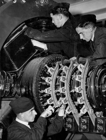 R.A.A.F. trainees at Melbourne Technical School, c. 1940