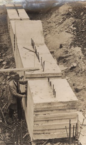 Spencer Street bridge - south abutment, 1928