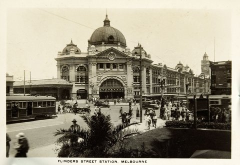 FLINDERS STREET STATION, MELBOURNE, c. 1930