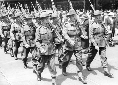 Returned Soldiers League march through Melbourne streets, 1940–45