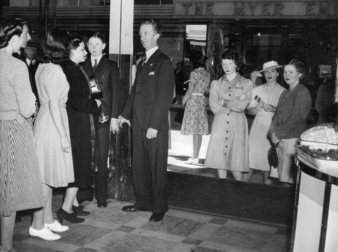 Gathering during Air Raid Precautions test at Myers, Melbourne, c. 1942