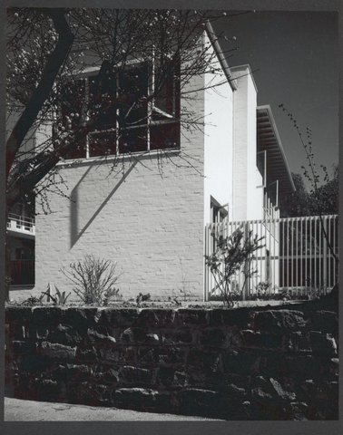 Flats in Darling St., South Yarra, by architect Roy Simpson, 1947
