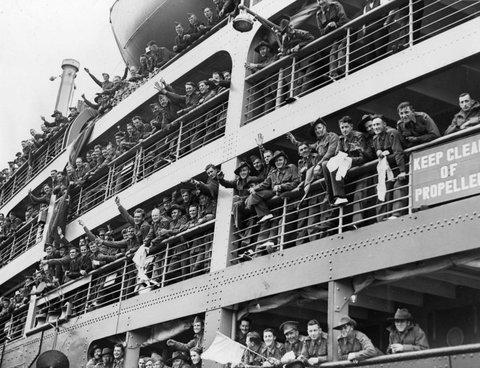 EMBARKATION OF TROOPS FROM PORT MELBOURNE, 1941?