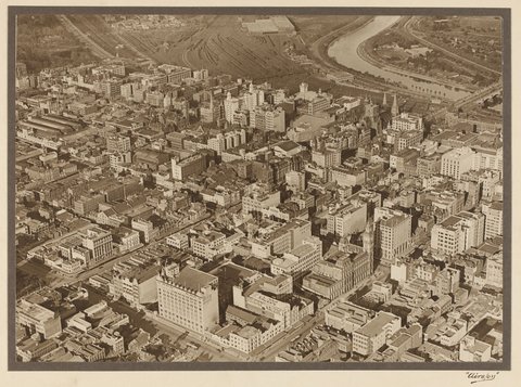 Elizabeth and Lonsdale Streets corner, showing the Kalizoic in Elizabeth Street between Lonsdale and Little Bourke Street, 1927–28