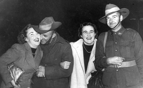 Middle East soldiers who returned to Melb. [i.e. Melbourne] yesterday, c. 1942