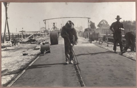 Reconditioning Hawthorn bridge - deck, 1930