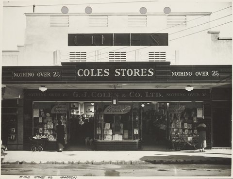 View from street of shoppers and front windows of old Coles Hampton Store No. 46, 1920–30