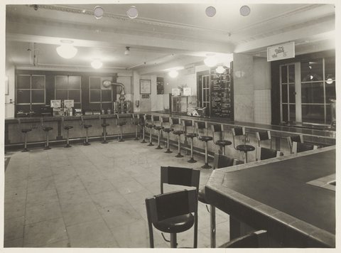 Quick Snacks bar in Bourke Street Store No. 12, 1930–45