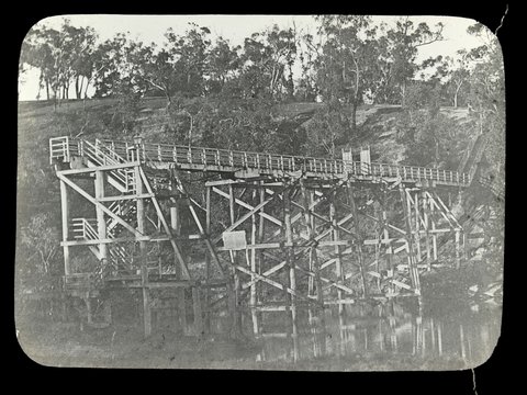 Zig Zag foot bridge on the Yarra River, Melbourne, 1909