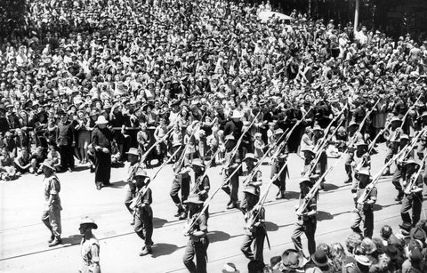 17th Brigade marching through Melbourne, 1940–46