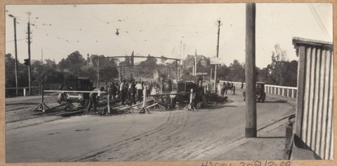 Reconditioning Hawthorn bridge - deck, 1930