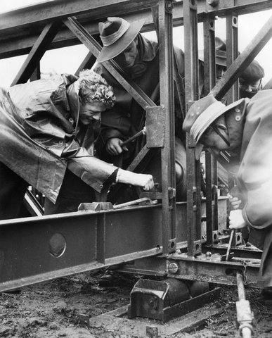 Bailey Bridge over Albert Park Lake, 1950–54