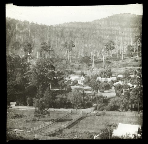 Town on far side of Yarra River, Victoria, 1909