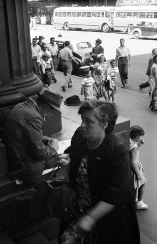 People on steps of the G.P.O., Melbourne, 1954