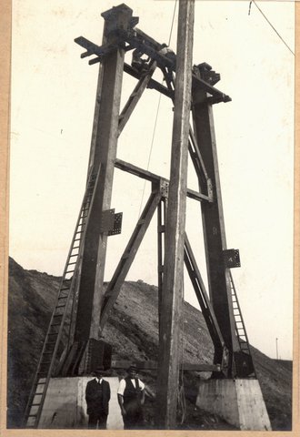 Albion to Broadmeadows - steelwork for viaduct at Moonee Ponds Creek, 1928