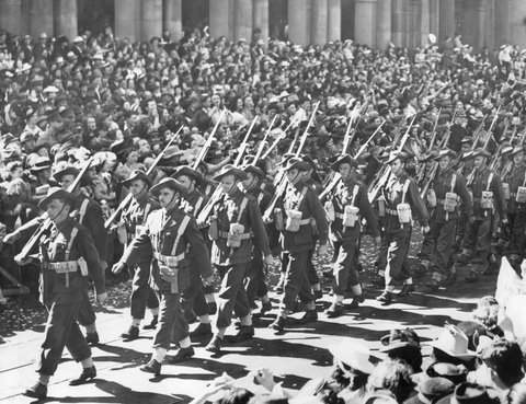 Military procession in Melbourne, Bourke Street and towards Elizabeth Street, 1943