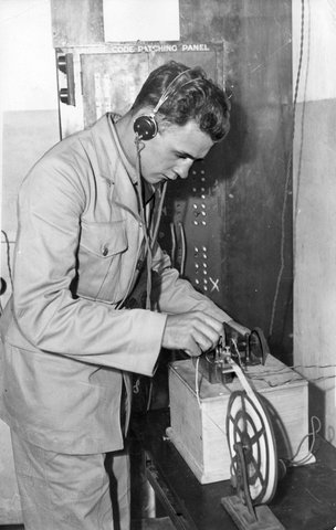 48 Air Force Wireless operators attending classes at Melb Tech. [i.e. Melbourne Technical College], c. 1940